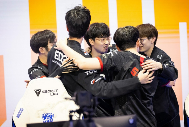 缺乏足够的 缺乏足够的